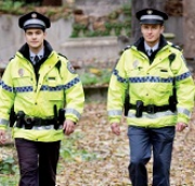 Nosil si služební kanady, zaplať. Městská policie hrozí strážníkům soudy