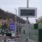 Lživé informace, špatná data. To jsou nové infocedule v Praze