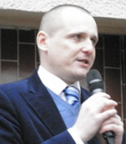 VIDEO UVNITŘ: Systém se musí změnit. Generuje korupci,lichvu a nadvládu oligopolů