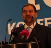 Radek John zvolen čestným předsedou