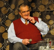 Zeman se postavil při husitském chorálu, nemusel. Udělal by to Schwarzenberg?