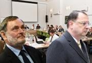 Nečas pozval všechny až na Ombudsmana. Ten demaskoval nezákonnost VLT