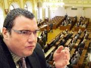 VV proti půjčce MMF, ČR má svých problémů dost. Guvernér ČNB vysvětlil rizika