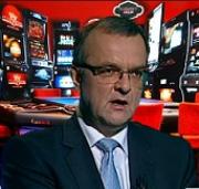 Hnus: Hazard vítězí, Kalousek se zdržel hlasování o vlastním návrhu