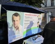 Plzeň hlásí: Stánky stojí, kandidáti odpovídají, reakce veřejnosti pozitivní