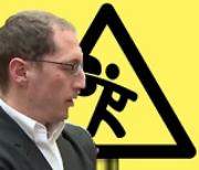 Rekonstrukce státu nechápe. Začneme tedy šermovat paragrafy